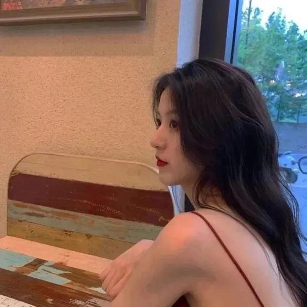 好麻烦，每天都要谈恋爱